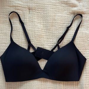 34B Lululemon black bra